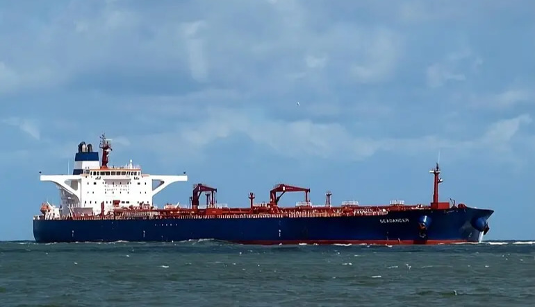 Russian oil exports rise as refinery output hits 21-year low after drone strikes