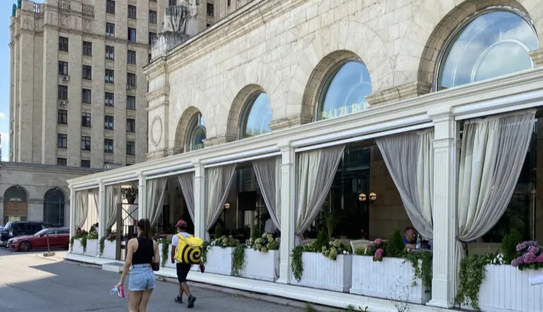 Explosion at Moscow restaurant reportedly kills three and injures more than 20