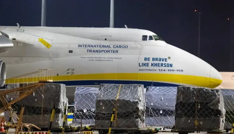 Explosive-laden drone found near Antonov cargo plane at German airport - Bild