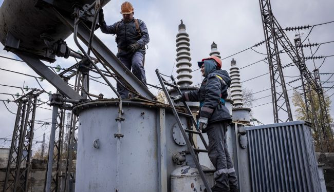 Kherson left without electricity after Russian strike on critical infrastructure