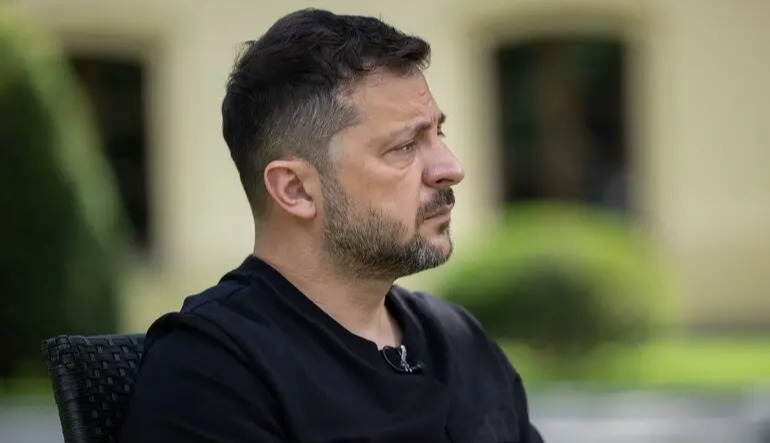 Corruption probe and election calls deepen pressure on Zelenskyy