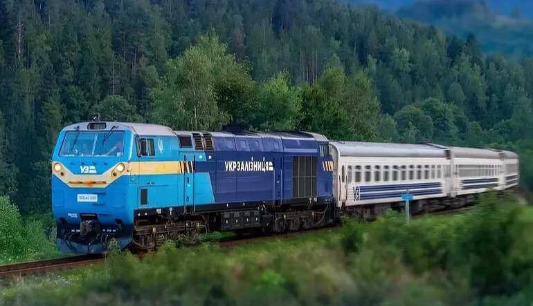 Every Ukrainian will be able to travel 3,000 kilometers by train for free — Zelensky gives instructions to the government