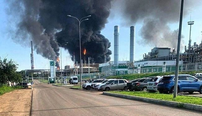 Two Russian refineries halt processing