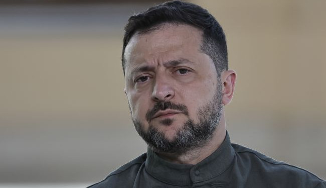 Zelensky awards soldiers of 66th Brigade during visit to Lyman front