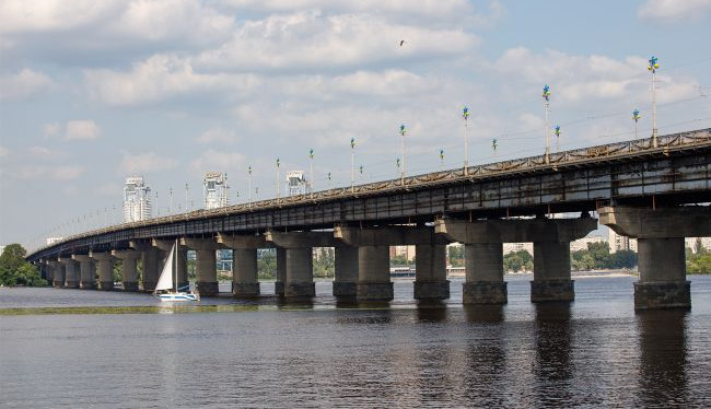Russian attacks disrupt public transport across Kyiv’s bridges - Kyiv authorities