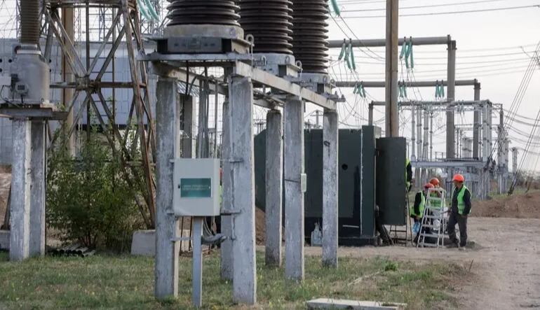 Ukraine loses at least one gigawatt of power generation, outages expected to last