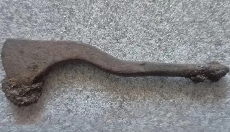 Archaeologists uncover 2,300-year-old skull surgery tool