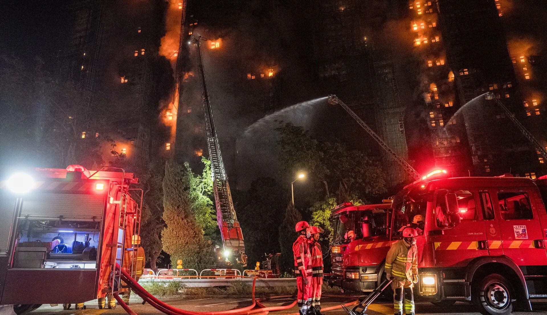 Major fire in Hong Kong: dozens dead, hundreds missing