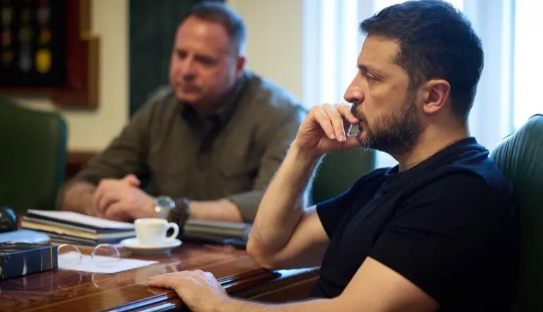 Zelensky names peace-talks team