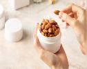 Almonds against wrinkles and pigmentation: how much to eat to see results