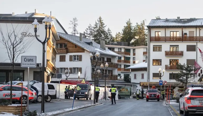 Explosion hits Swiss ski resort, leaving dead and injured