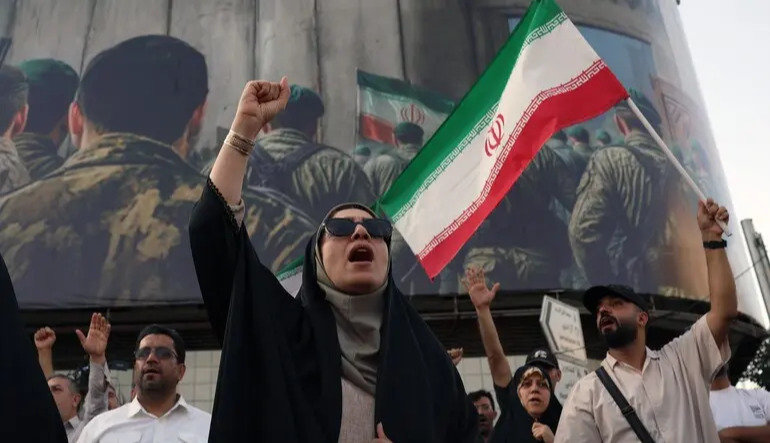 Iran protests deepen government crisis as youth express growing frustration — Reuters