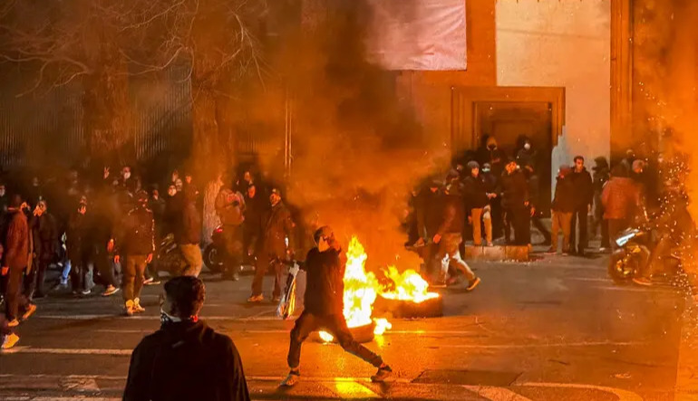 "Help is on the way": Trump urges Iranian protesters to seize government institutions