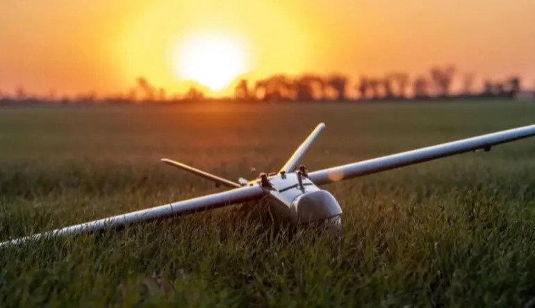 Ukrainian “Leleka-100” drones equipped with anti-drone evasion systems are now operational on the front lines, according to Defence Express