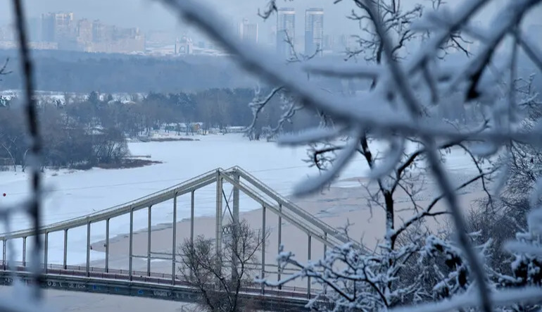 Smog blankets Kyiv after Russian strikes: air quality reaches hazardous levels
