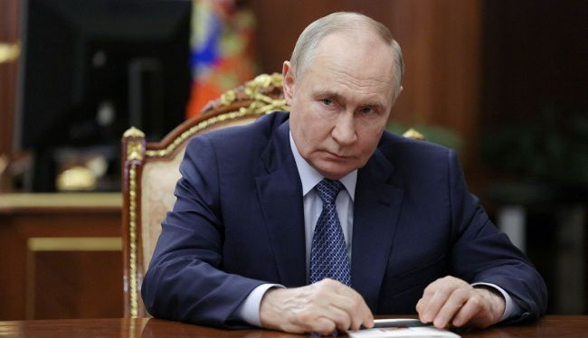 The United States has unofficially delivered the latest version of a peace plan to Putin, Bloomberg reports