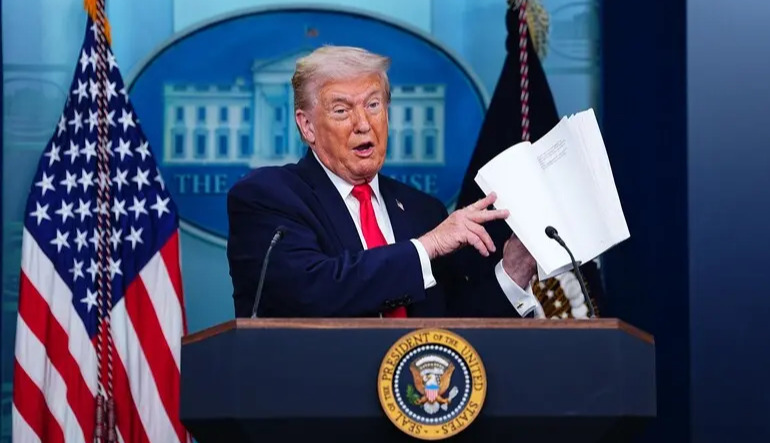 Trump unveils Greenland deal, drops EU tariffs