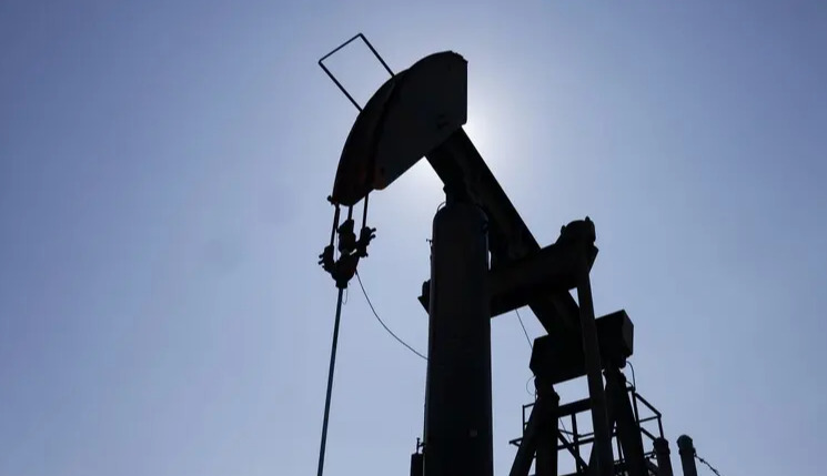 Kremlin loses billions as oil output drops — Bloomberg