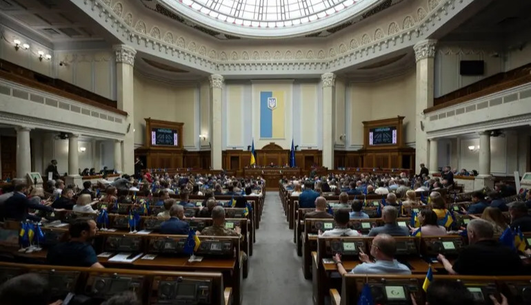 Ukraine passes law mandating evacuation of children from war zones