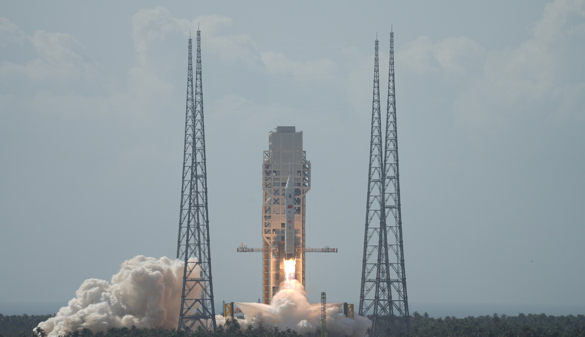 China tests rocket and spacecraft for Moon missions