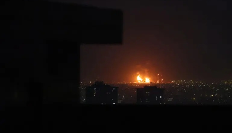 Israel attacks Iranian oil depots