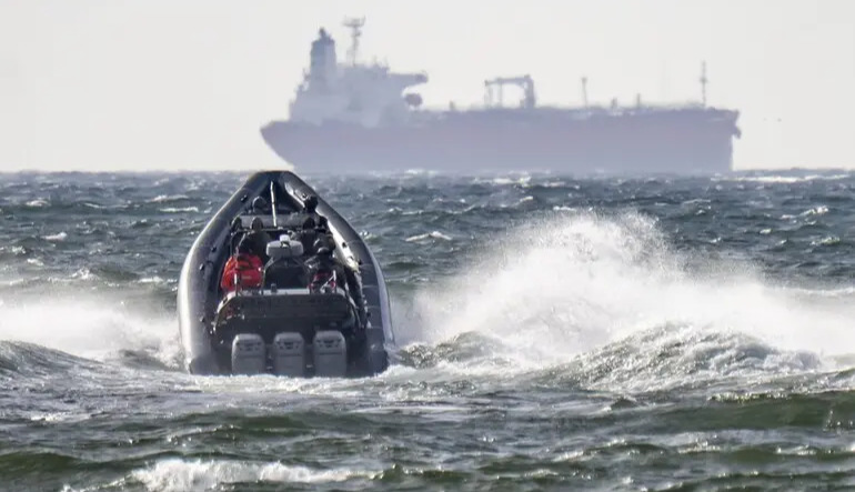 Russia is arming its shadow fleet: Vladimir Putin is preparing naval convoys and militarized escorts for ships — Bloomberg