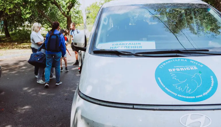 Russian forces attack evacuation group in Donetsk region, leaving dead and injured