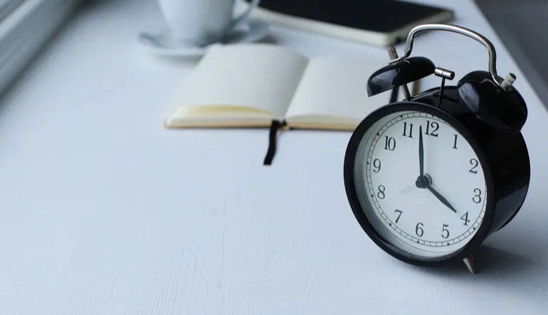 Daylight saving time: which way to change the clocks