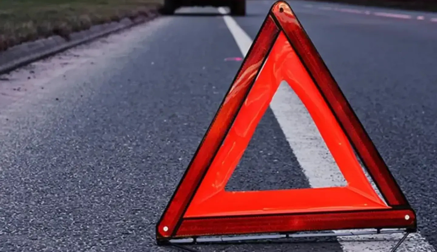 Deadly road accident at checkpoint: truck fatally hits two soldiers near Odesa