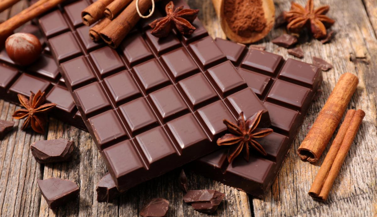 What happens to your body if you eat dark chocolate every day: a dietitian reveals the details