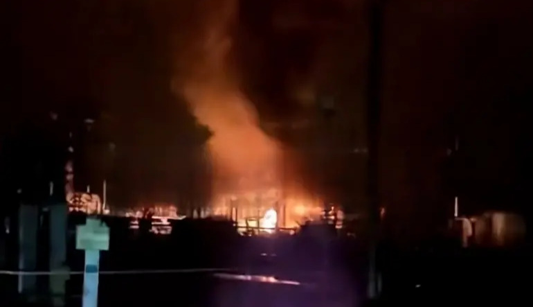 Strike on the “main switch”: critical hub supplying key Russian refineries is on fire