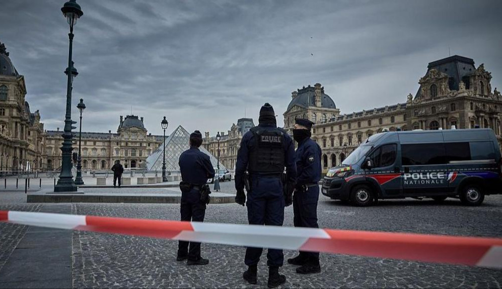 In France, the famous Louvre Museum was closed following a robbery: here’s what was stolen