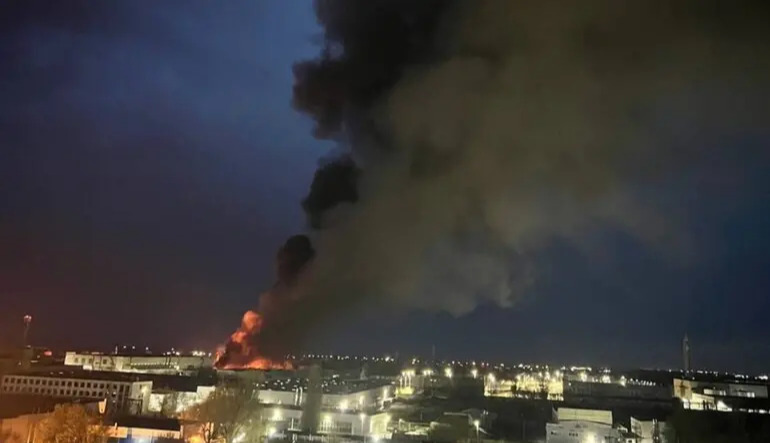 Explosions and major fire in Taganrog: drone assembly plant likely hit