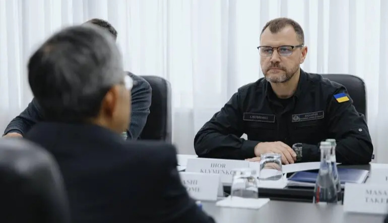 Head of the Ministry of Internal Affairs explains what he envisions the law on civilian firearms to look like
