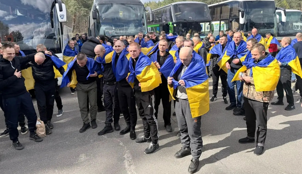 193 Ukrainian defenders are returning home. A new stage of prisoner exchange has taken place