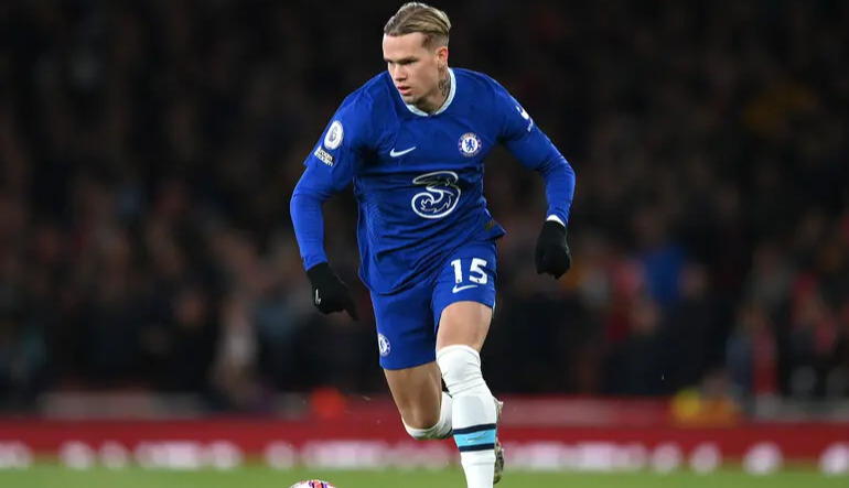 Chelsea’s Ukrainian footballer Mudryk banned for four years over doping