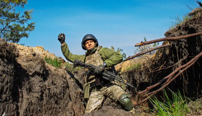 Zelensky announces army reform: new contracts and pay incentives for infantry