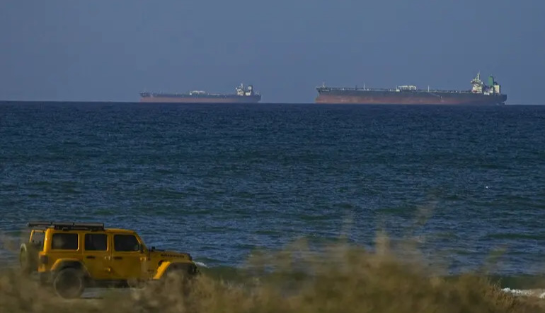US threatens sanctions on shipping firms over Iran payments in Strait of Hormuz