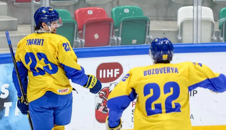 The Ukraine national ice hockey team lost in a shootout to the division leader at the World Championship