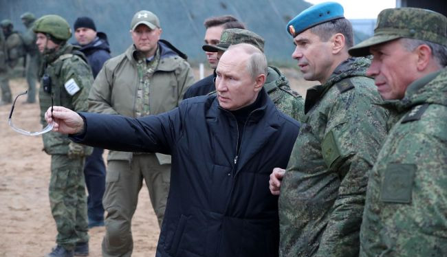 Military command vows to seize Donbas by autumn, report says — FT
