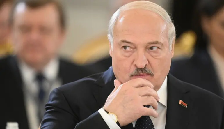 Russia is trying to drag Belarus into the war to launch attacks on northern Ukraine or NATO, Zelensky says
