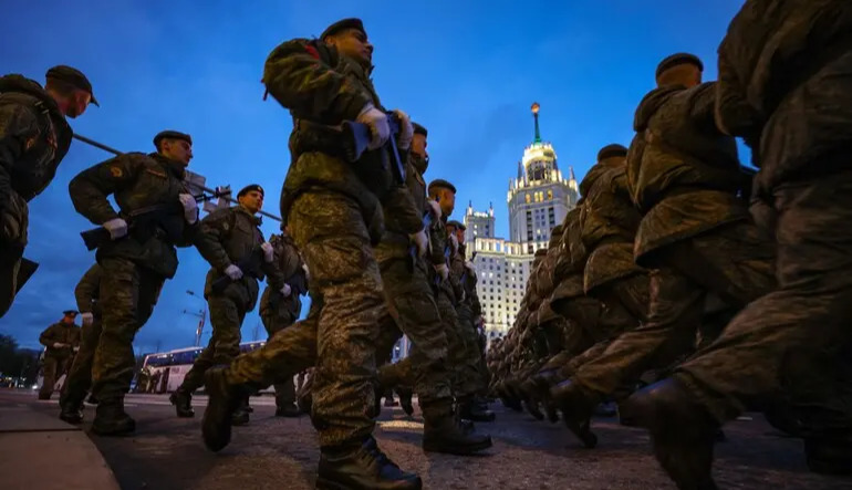 Bloomberg reports that Vladimir Putin wants to end the war by the end of the year, but only on Russia’s terms.