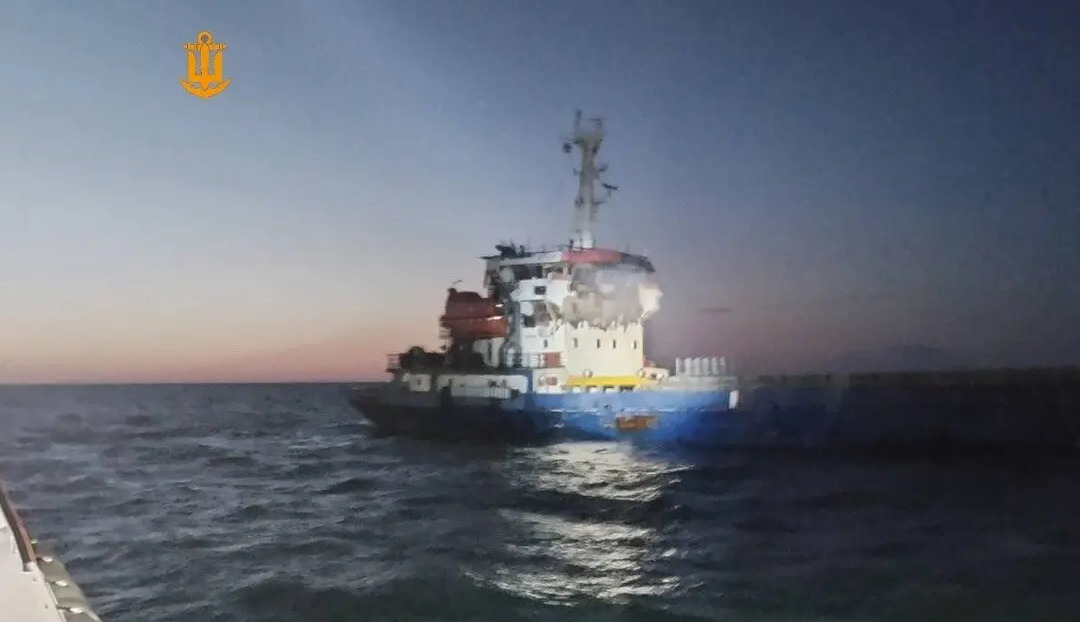 Russia deliberately struck Turkish cargo vessel, crew members injured — Ukrainian Navy