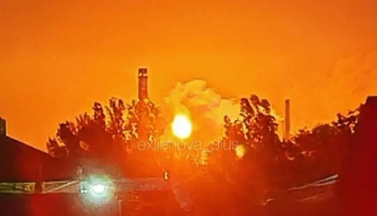Oil refinery and synthetic fiber plant catch fire in Russia’s Volgograd region