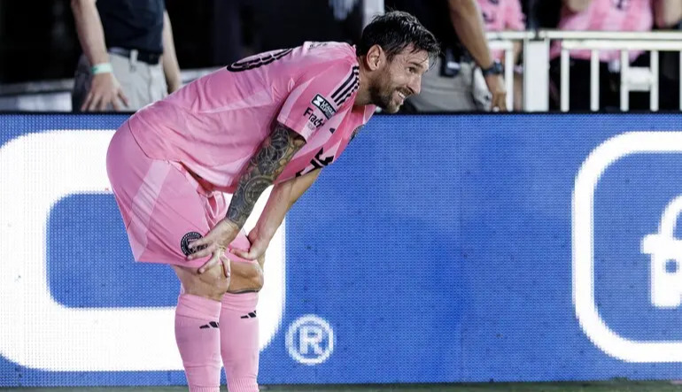 Messi extends contract with American club