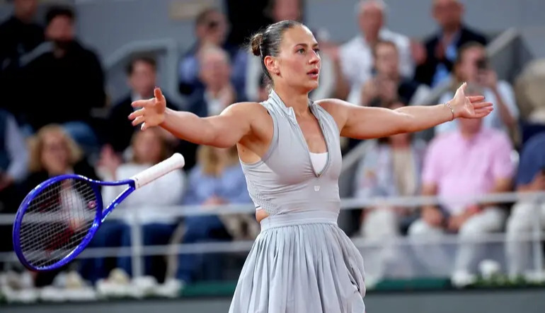 Kostyuk beats Svitolina in all-Ukrainian clash to reach Roland Garros semifinals