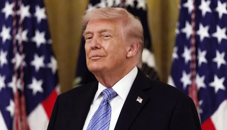Trump announces planned signing of interim Iran deal to reopen Strait of Hormuz