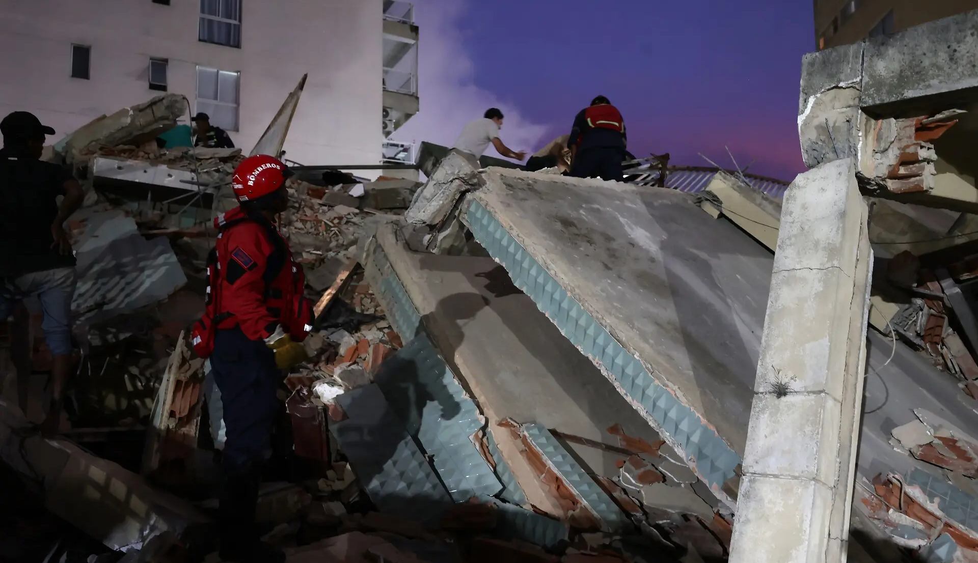 Powerful earthquakes strike Venezuela, leaving dozens dead and hundreds injured