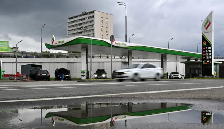 Ukraine’s strikes fuel Russia’s growing fuel crisis