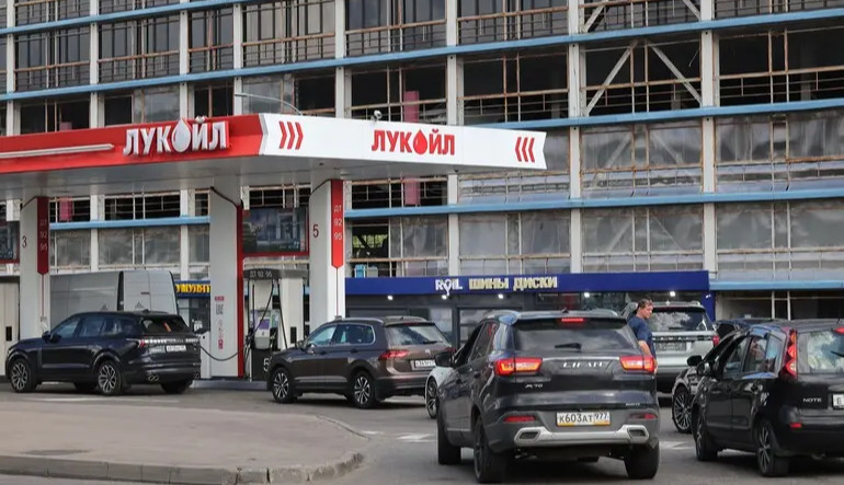 Fuel crisis spreads across Russia as shortages hit 60 regions